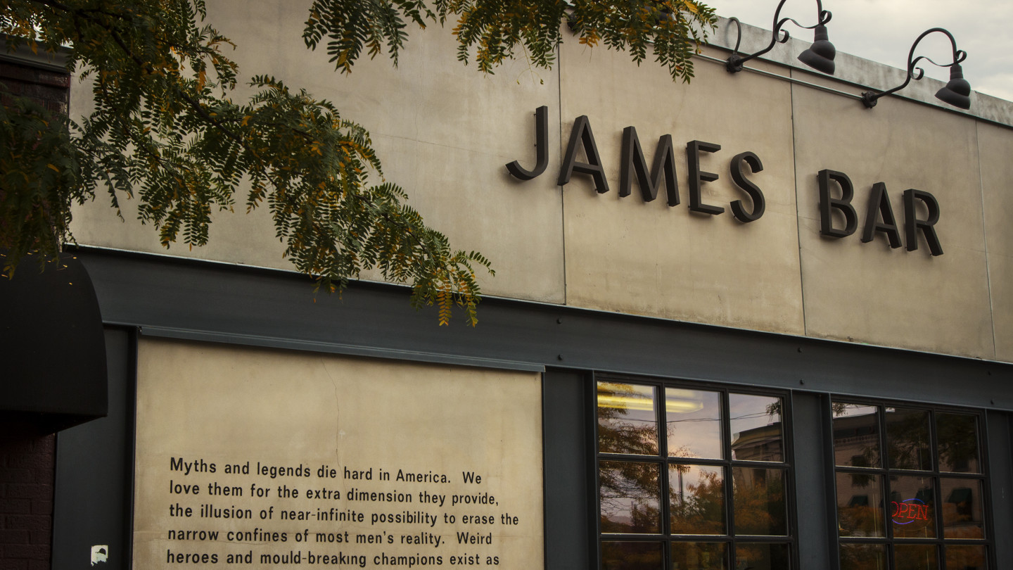 Photo Gallery James Bar